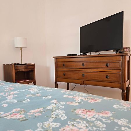 La Tour Noble Bed and Breakfast Saint-Saturnin  Eksteriør billede