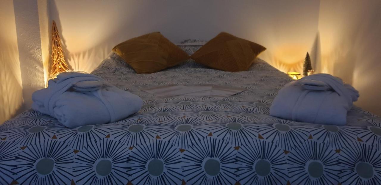 La Tour Noble Bed and Breakfast Saint-Saturnin  Eksteriør billede