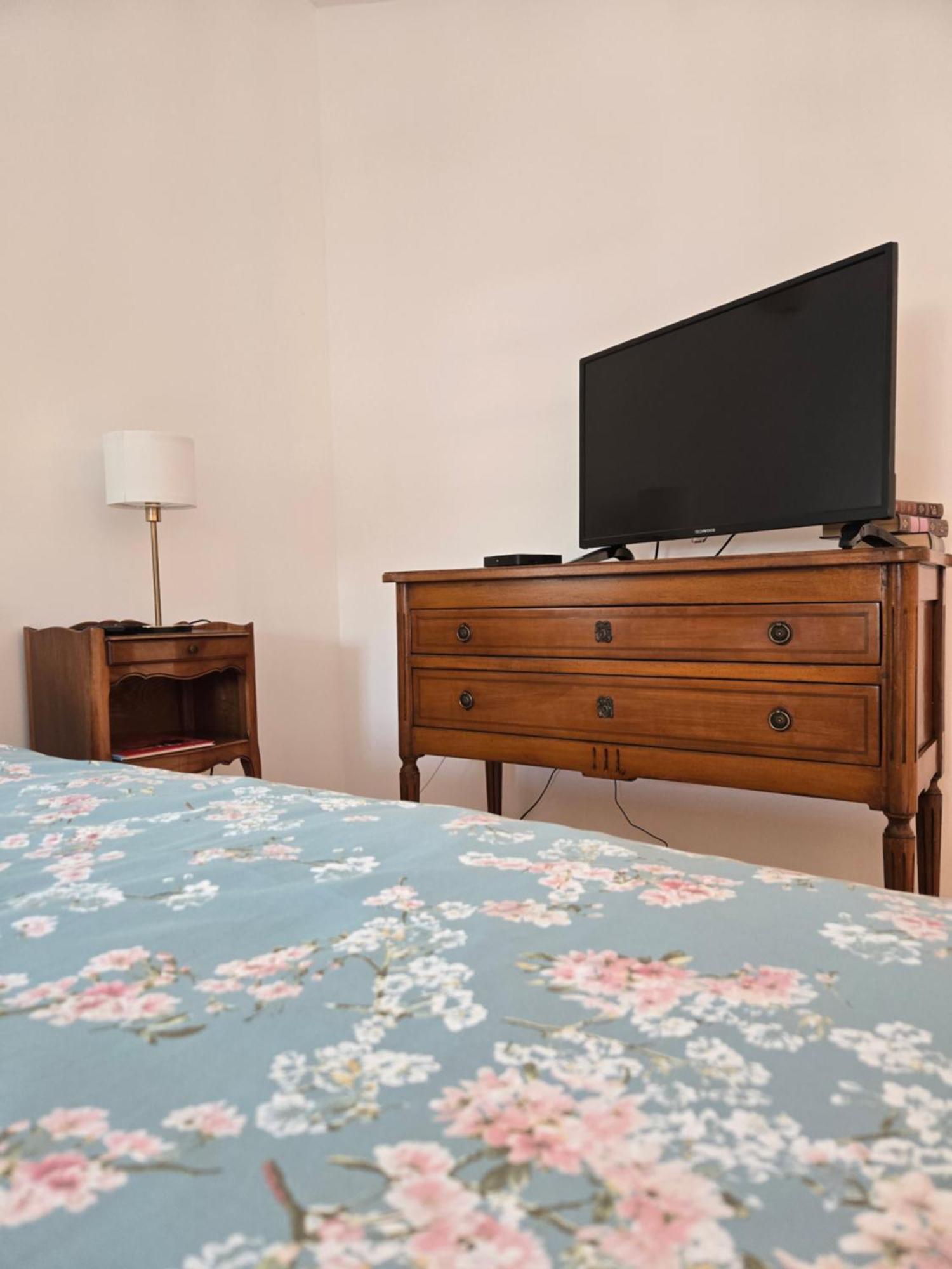 La Tour Noble Bed and Breakfast Saint-Saturnin  Eksteriør billede